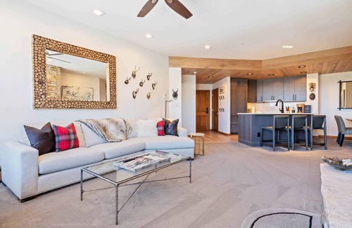 Highlands Townhomes Condo | Highlands Westview 208
