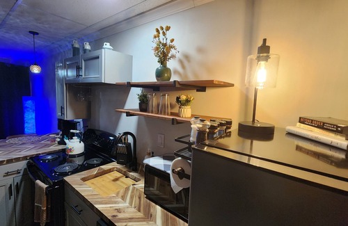 Huntington Apartment | Highly Rated for Cleanliness, quiet/cozy space near St Mary's