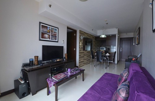 Downtown Condo | Highly Requested and Reviewed Condo Rental in Makati - FREE Wi-Fi