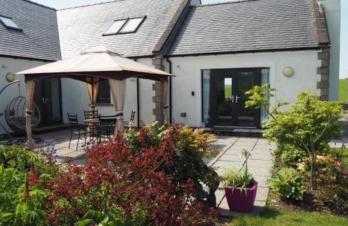 Newbridge House | Highmains