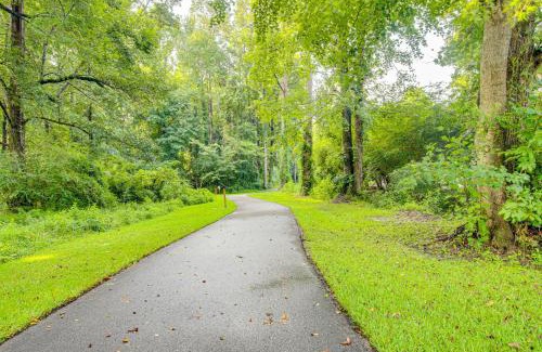 Burgaw Apartment | Hike and Bike On-Site Burgaw Apt - 4 Mi to River