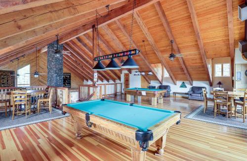 Show Low House | Hike and Fish Cozy Cabin with Patio in Show Low!