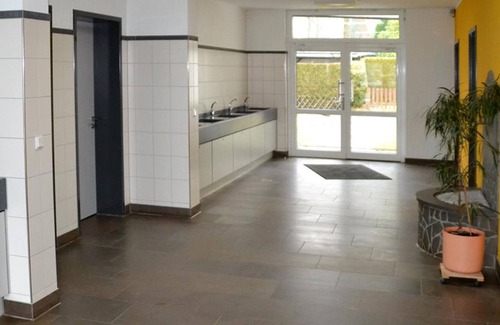 Mittelhof Apartment | Hiker's room 2 (3-bed room) - camping in the oak forest - camping - chalets