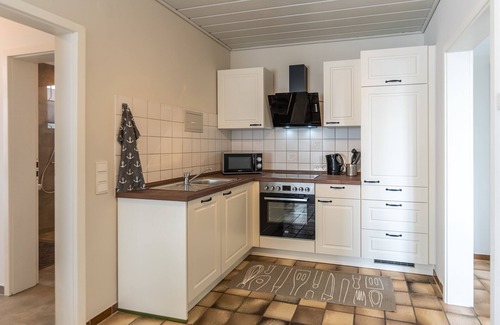 Erpel Apartment | Hiking & relaxing, garden/pool/gym/sauna/fireplace corner