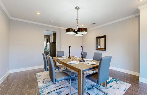 Travis Settlement House | Hill Country Getaway