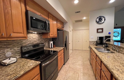 Barton Creek Lakeside Cottage | Hill Country getaway at Barton Creek Lakeside near Lakecliff Golf Club.