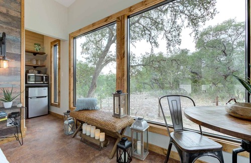 Hondo Cabin | Hill Country Glass House