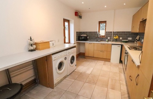 Longtown Cottage | HILL FARM COTTAGE, pet friendly, with open fire in Abbey Dore