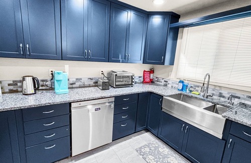 Albany House | Hill Nest16 Big Backyard & Parking near Downtown, OSU, I5