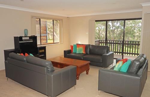 Sussex Inlet House | Hill Top Water and Bush Views