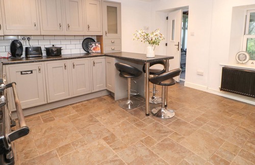 Lanehead Cottage | HILL VIEW HOUSE, pet friendly, with open fire in St John's Chapel