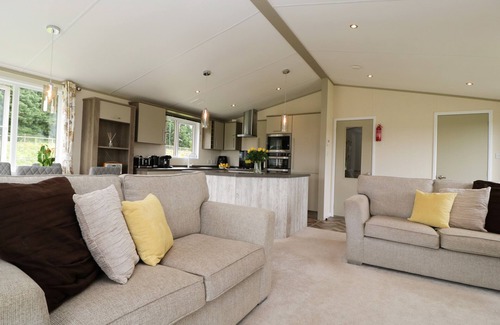 Wareham Cottage | HILL VIEW, LILAC LODGE, family friendly, with a garden in Wareham