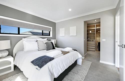 Kelso House | Hillgrove - Sophisticated & Refined Entertainer