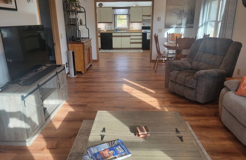 Hillsboro House | Hillsboro Driftless Guesthouse is cozy and ready for you!