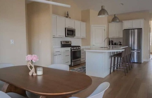 Hillsdale Condo | Hillsdale’s Hidden Condo Hideaway