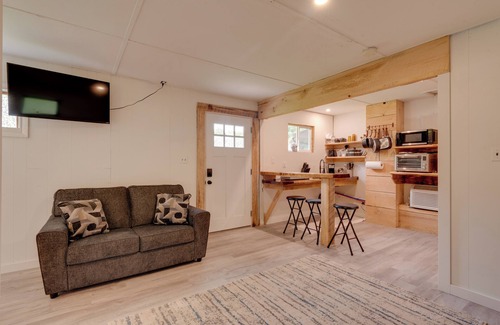 Hillsgrove Cabin | Hillsgrove Cabin w/Community Perks: Pets Welcome!