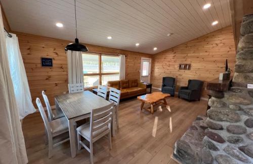 Cedarville House | 'Hillside' Cottage on the lake