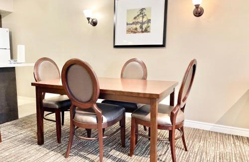 Oro-Medonte Apartment | Hillside Haven: Carriage Club Resort Retreat