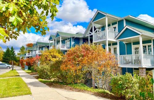 Oro-Medonte Apartment | Hillside Haven: Carriage Club Resort Retreat