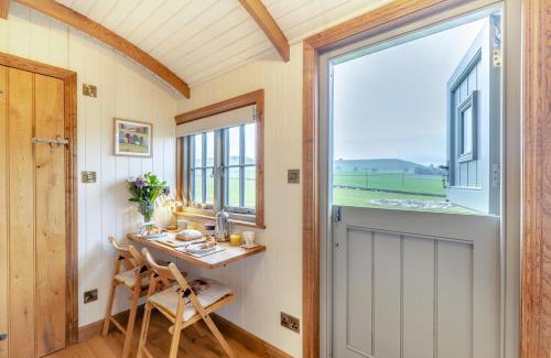 Blackwell in the Peak House | Hillside Hideout