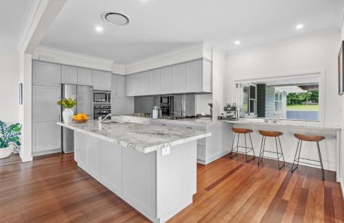 Bald Knob House | Hillside House at Bald Knob