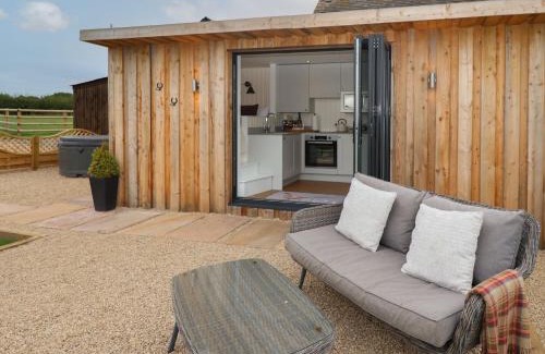 Radbourne House | Hillside Hut