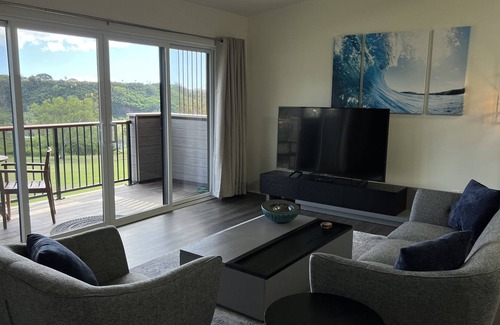 Moanalua House | HILLSIDE PERFECTION: MODERN HOME OVERLOOKING GOLF COURSE, CLEAN-NEW, HOME "A"