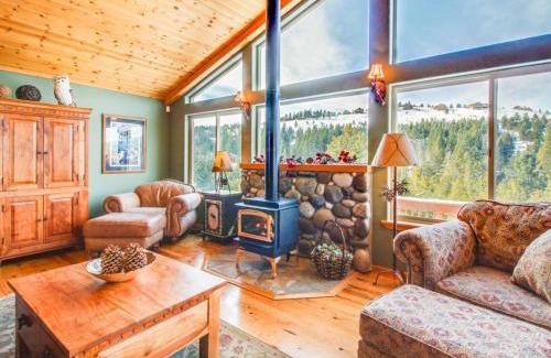 Truckee House | Hillside View Vacation Home