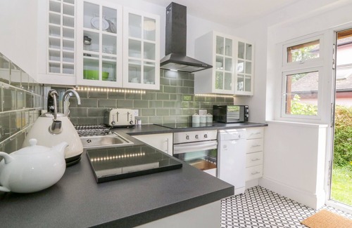 Stoke Gabriel Cottage | HILLTOP, family friendly, character holiday cottage in Stoke Gabriel