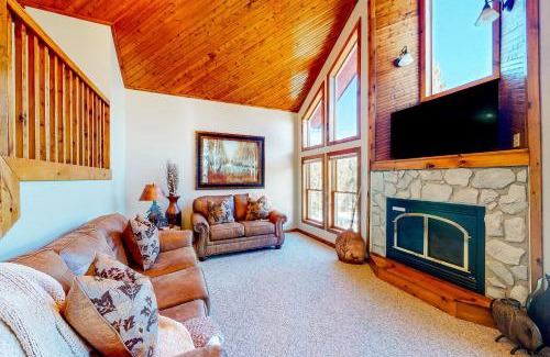 Lead House | Hilltop Getaway