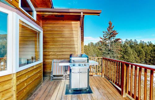 Lead House | Hilltop Getaway