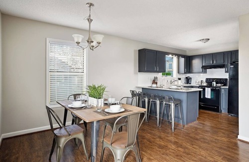 Five Points South Condo | Hilltop Haven - Big Groups/King Beds/Free Parking