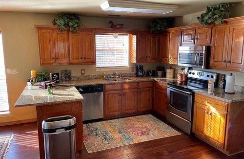 Grand Saline House | Hilltop Hideaway -1500+ sq/ft home - views of private lake on 42 beautiful acres