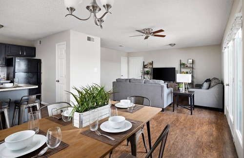 Five Points South Condo | Hilltop Hideaway A- King Bed/Free Parking/2 Baths