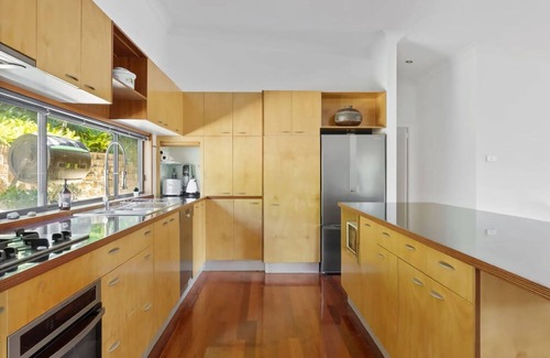 Merewether Apartment | Hilltop Hideaway Family Escape