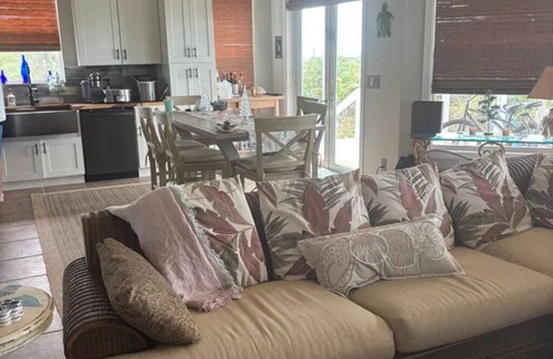 Green Turtle Cay House | Hilltop House GTCnExceptional views of Cocoa Bay and Atlantic Ocean