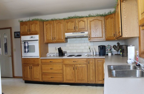 Rome House | Hilltop Million $ View! Fireplace, Hot Tub, Pool Table, Clean, Cozy, Full Equip