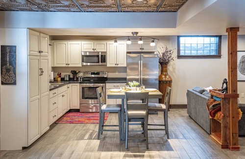 East Hillside Apartment | Hilltop Retreat w/Sauna | Near Downtown