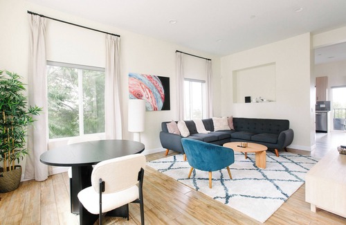 Los Angeles House | Hilltop Views! Large 5BR Home + Private Guesthouse