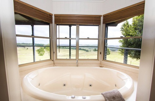 South Burnett Cottage | Hillview Cottages