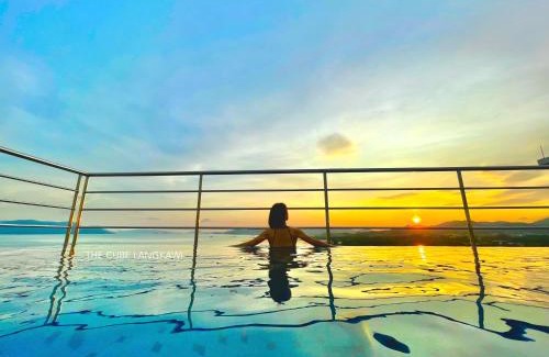 Kuah Apartment | Hillview Cube w/Rooftop Pool