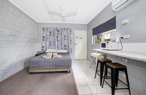 Richmond Hill Hotel | Hillview Motel Charters Towers QLD