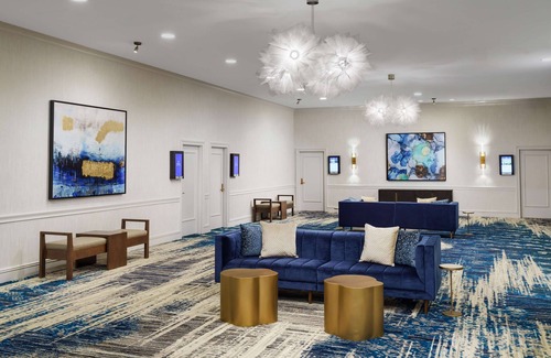University Place Hotel | Hilton Charlotte University Place