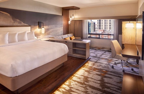 Downtown Denver Hotel | Hilton Denver City Center