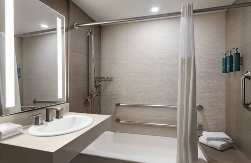 Grapevine Hotel | Hilton DFW Lakes Executive Conference Center
