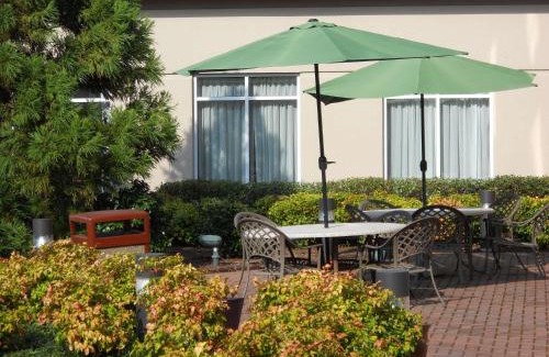 Greenbrier East Hotel | Hilton Garden Inn Chesapeake Greenbrier