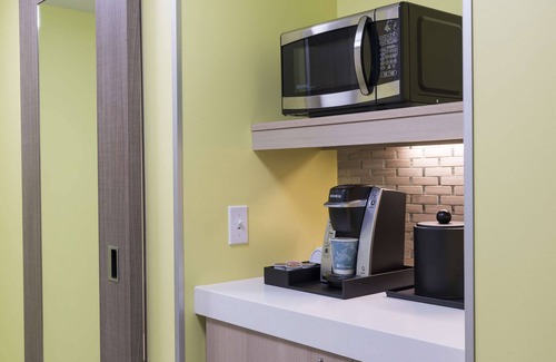 East Beltline Hotel | Hilton Garden Inn Grand Rapids East