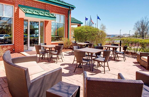 Windsor Hotel | Hilton Garden Inn Hartford North-Bradley International Airport