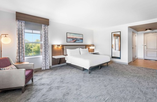 Suffolk Hotel | Hilton Garden Inn Suffolk Riverfront