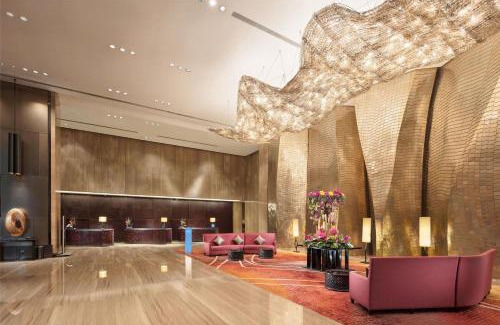 Guangzhou Central Business District Hotel | Hilton Guangzhou Tianhe - Free Shuttle Bus and Registration Counter Available during Canton Fair Period